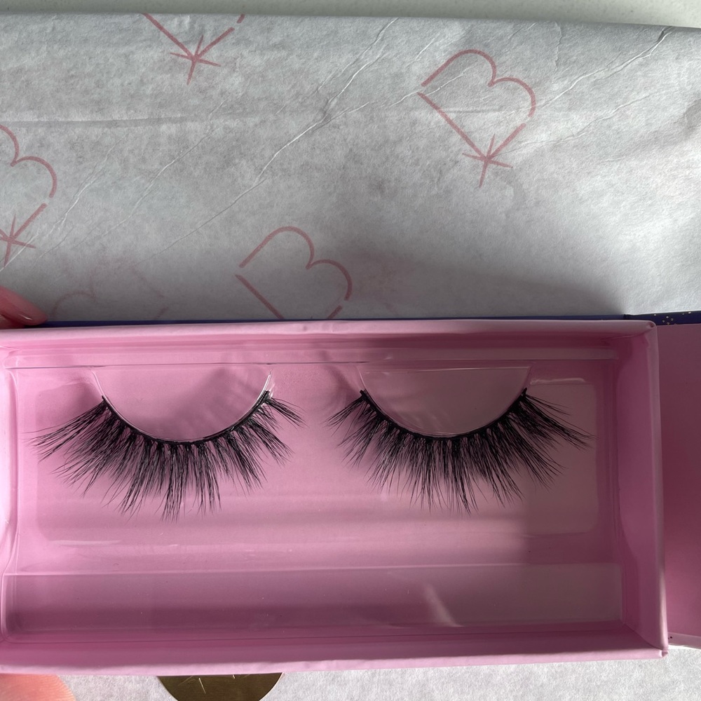 Lunar Beauty Lashes